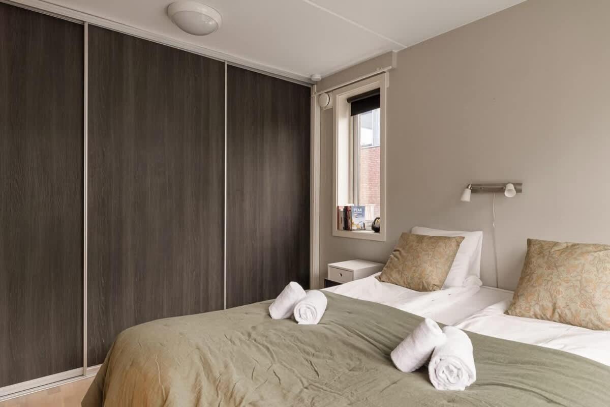 Apartment Dinbnb L 15min To C Station L Huge Social Space L Balcony